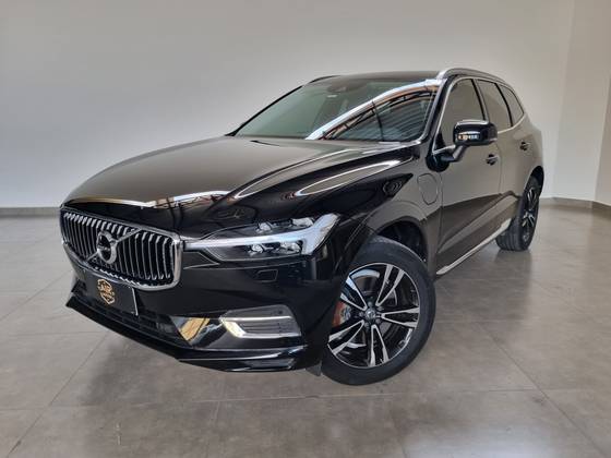 VOLVO XC60 2.0 T8 HYBRID MOMENTUM AWD GEARTRONIC